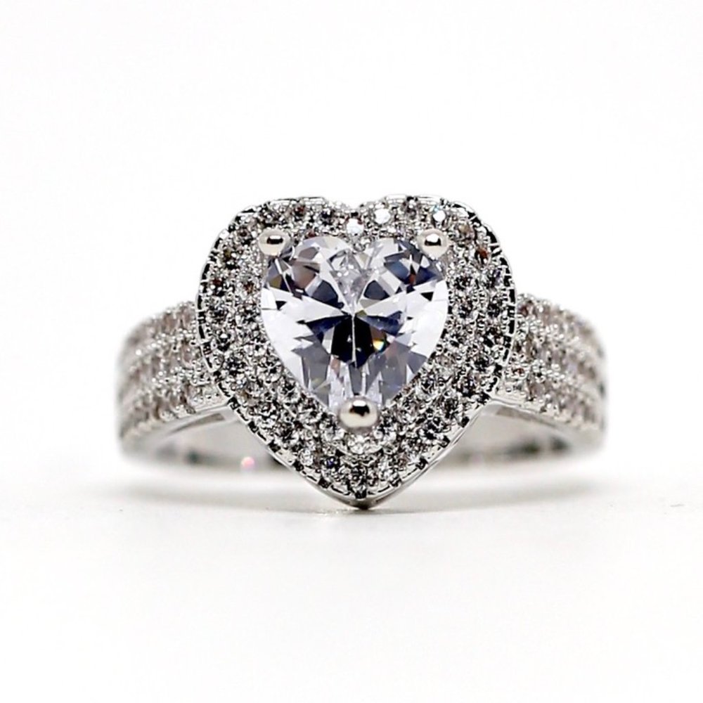 AMAZING 925S Heart Shape White Topaz 💎